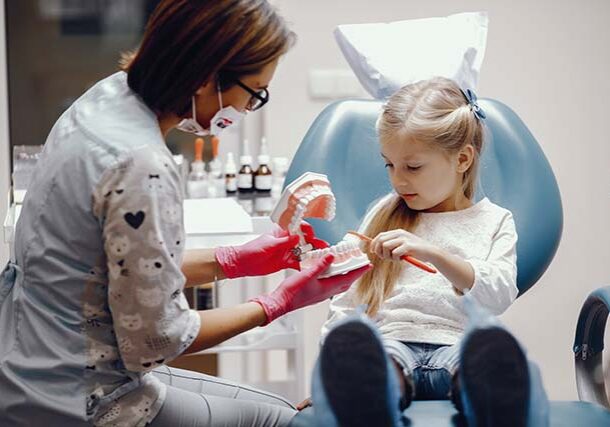 cute-little-girl-sitting-dentist-s-office cute-little-girl-sitting-dentist-s-office
